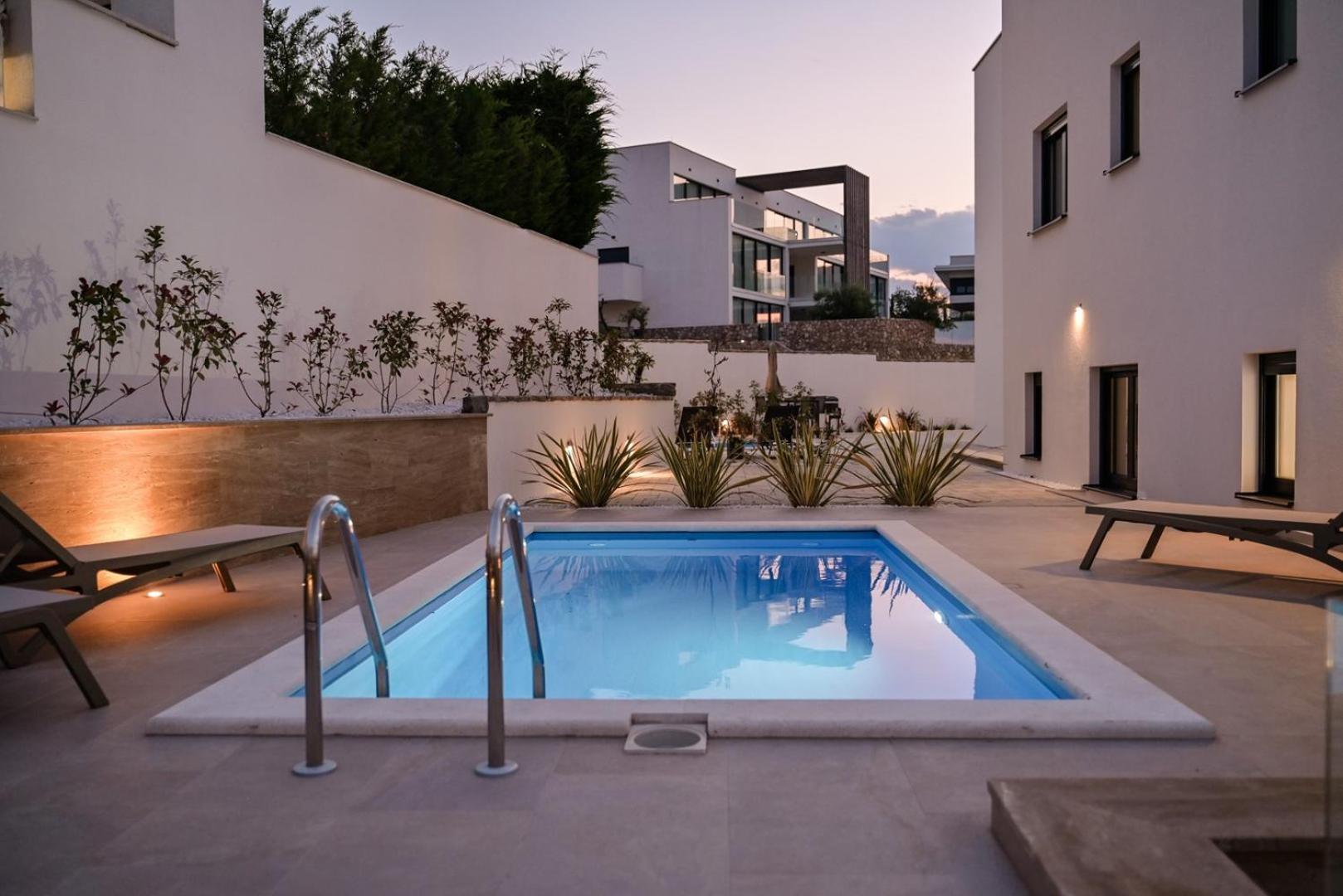 Apartments Sea & Stone Malinska Ngoại thất bức ảnh